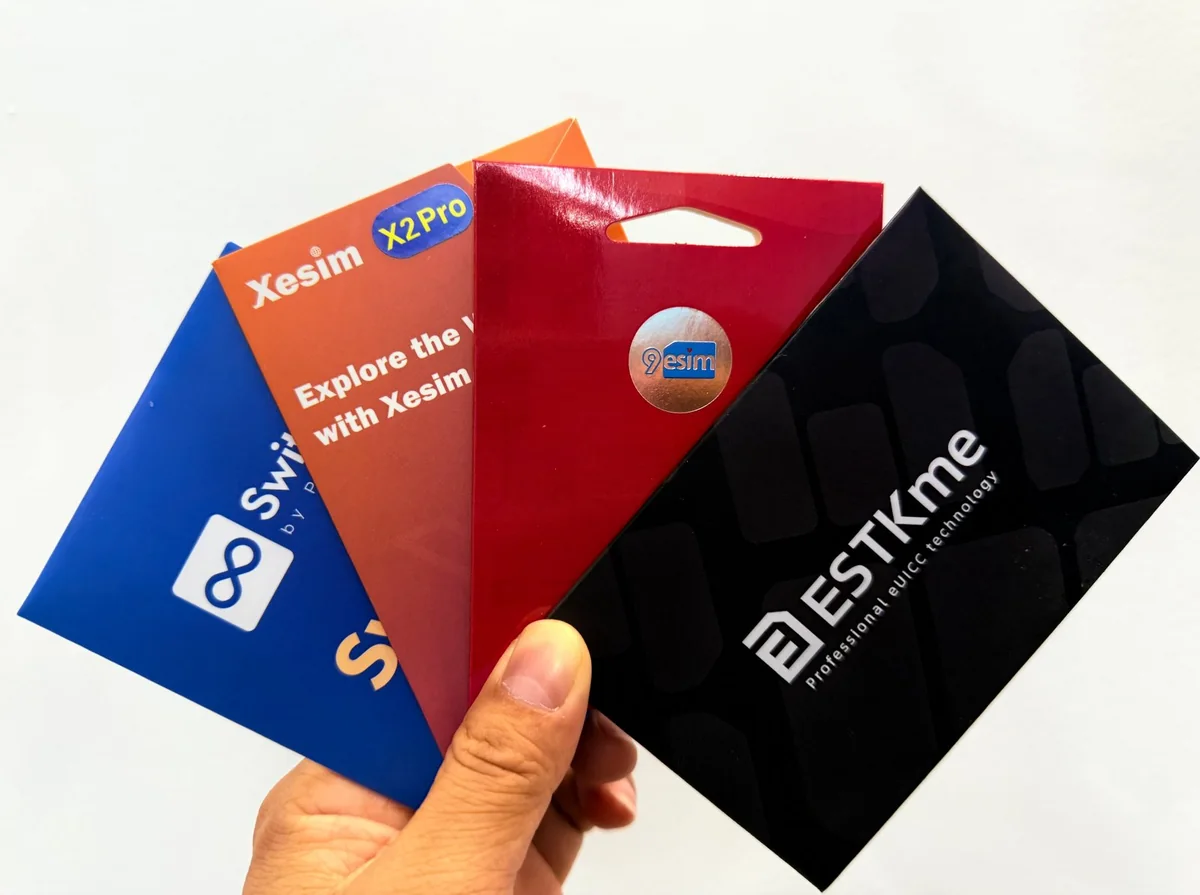 本段配图：但这个品类水很深：ESTK、XeSIM、9eSIM、SwitchESIM、BeeSIM……每家都说自己最好。于是我干脆把主流的几款